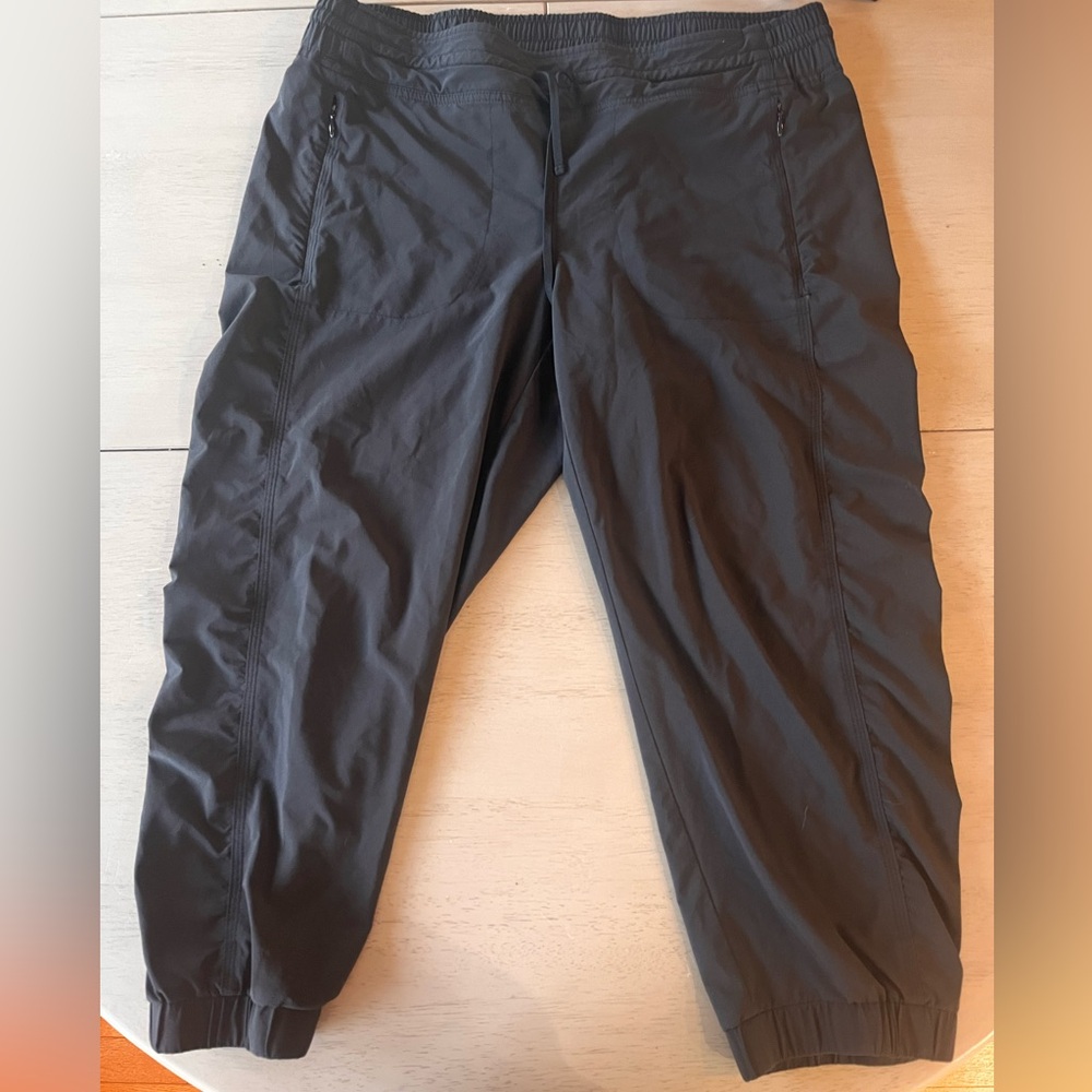 Athleta black capri